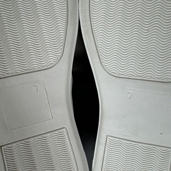 Soda Brand Women's Faux Fur Black Suede‎ Bootie Sneakers Women's Size 7 - Picture 11 of 11